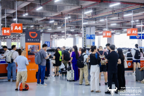 图为：假期用车需求增加，滴滴在全国多个城市机场、火车站设立滴滴车站，方便用户更快上车