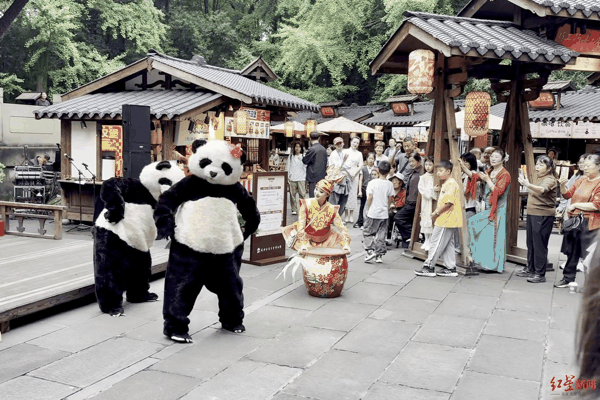 ▲“杜甫草堂博物馆中秋雅集”表演