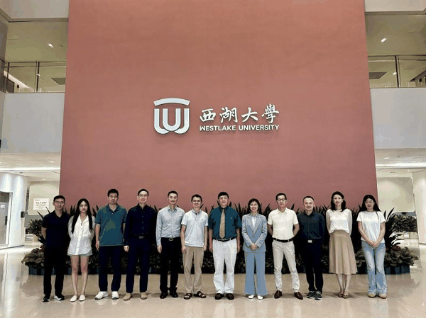 被忽略的那块拼图：语言大模型赢在“天然语料库”
