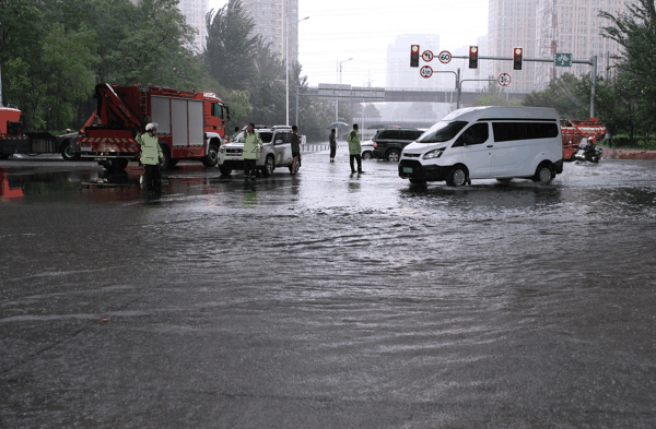 ▲7月13日，强降雨导致沈阳部分路段积水严重 图据视觉中国