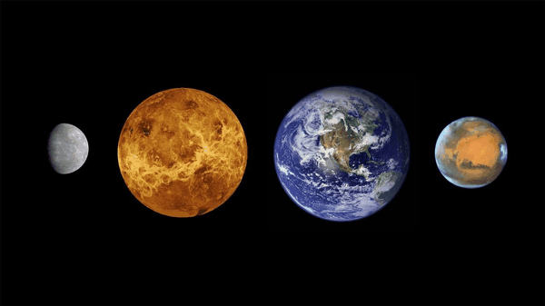 由左至右分别为水星、金星、地球和火星。金星与地球的体积相似。(NASA/JPL-Caltech)