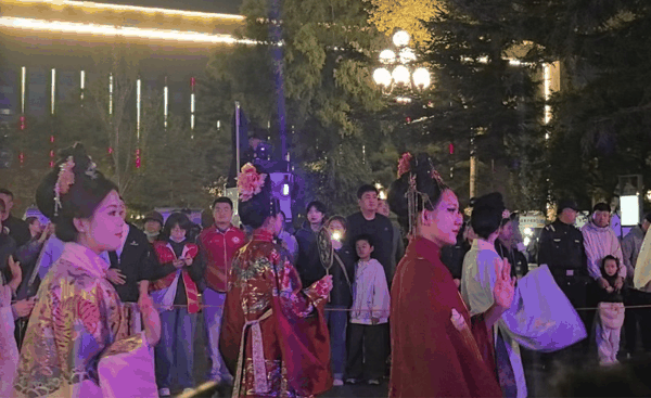 长春市新民大街夜游 