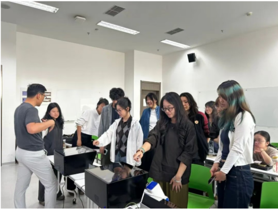 ▲北理工学生现场实践