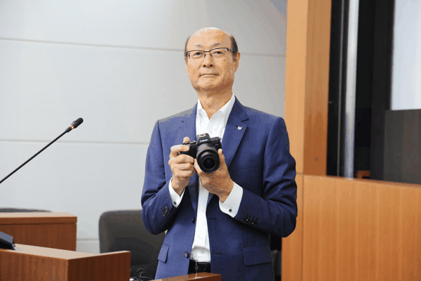 佳能股份有限公司副总裁执行董事 影像事业群负责人 影像事业本部长 户仓刚
