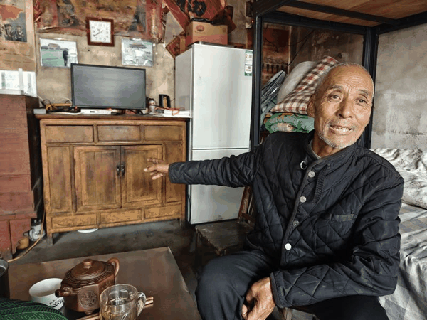 程敬木40年前打的第一件家具，用到了现在。新京报记者 郭懿萌 摄