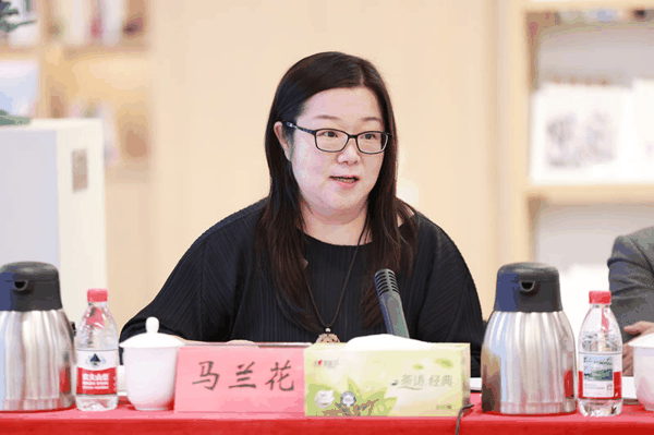 中央民族歌舞团民乐团团长马兰花。
