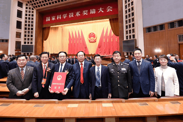 “中医脉络学说构建及其指导微血管病变防治”荣获2019年度国家科技进步奖一等奖。主办方供图 “中医脉络学说构建及其指导微血管病变防治”荣获2019年度国家科技进步奖一等奖。主办方供图