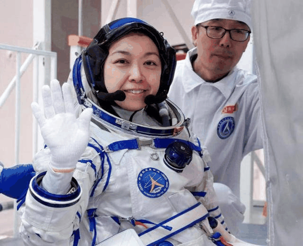 女航天员去太空前,为何要吃避孕药? 女航天员去太空前,为何要吃避孕药?