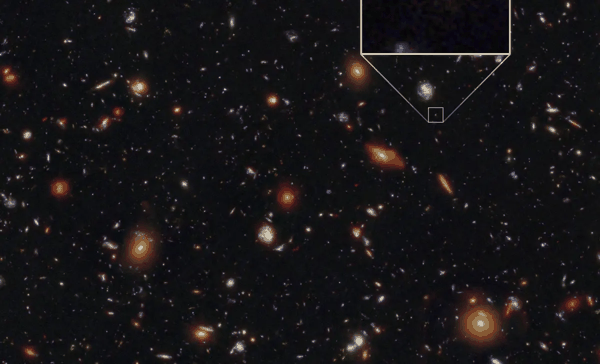 哈勃探测到早期宇宙星系发出的紫外光