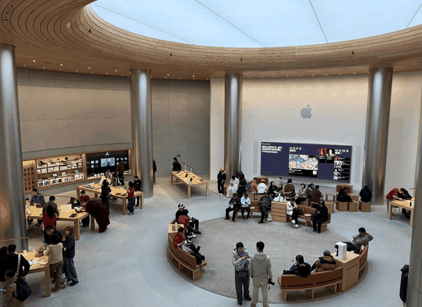 彭博报导,苹果公司传出计画于12月在大陆推出Apple智慧(Apple Inte... 彭博报导,苹果公司传出计画于12月在大陆推出Apple智慧(Apple Inte...